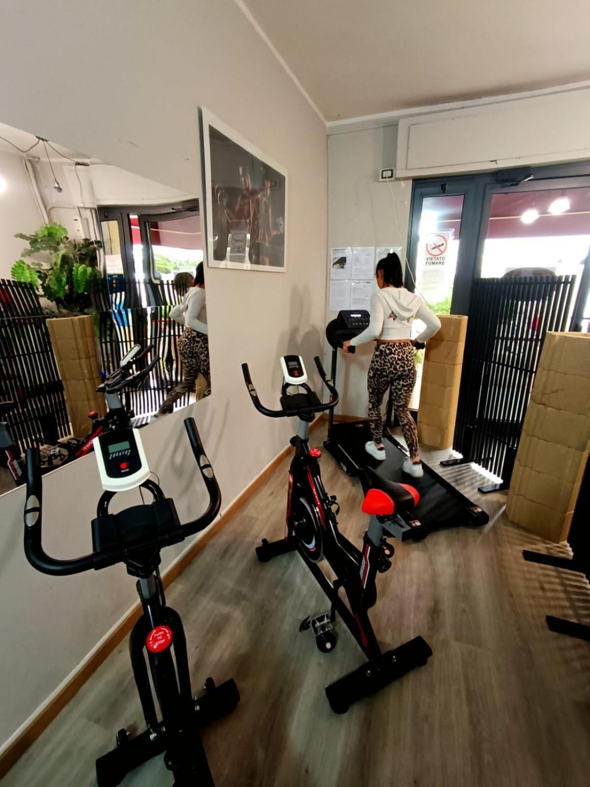 Hotel Fitness Parma Buitenkant foto